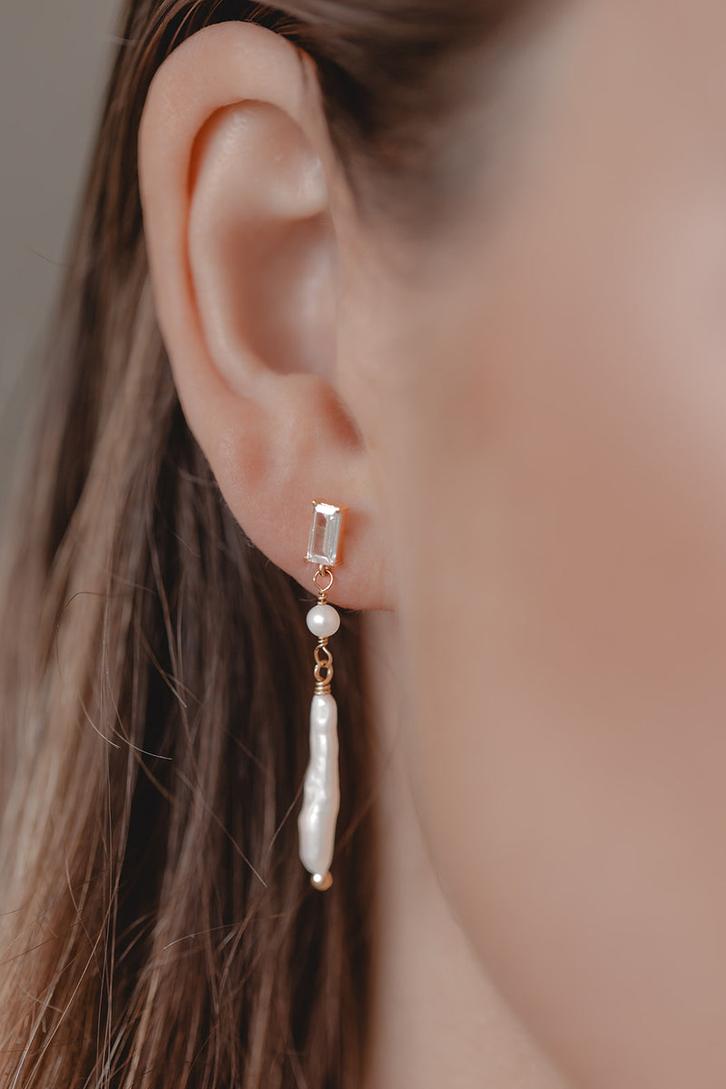 Avantgarde | Ohrringe mit Perlen und rechteckigen Kristallen