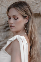 Pure Shores | Elegante, lange Perlenohrhänger