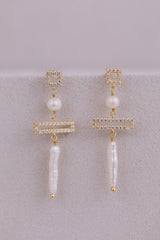 Picturesque | Ohrringe mit Geometrische Kristall Elemente und Süßwasserperlen