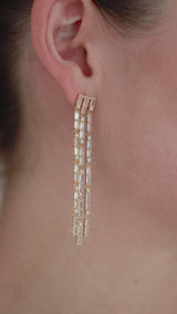 Bravura | Lange Elegante Kristallohrringe mit Perlen