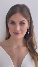 Delphine | Perlenohrringe mit Kristallstecker