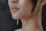 Aurelia | Zarte Statement Perlenohrringe mit Kristallstecker