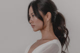 Aurelia | Zarte Statement Perlenohrringe mit Kristallstecker