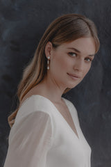 Delphine | Perlenohrringe mit Kristallstecker