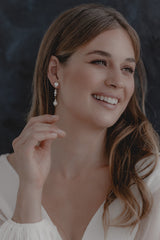Delphine | Perlenohrringe mit Kristallstecker