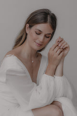 Hazel | Halskette mit ovalem Kristall-Anhänger