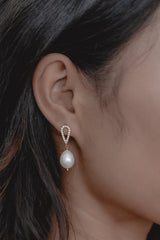 Isabel | Perlenohrringe mit Kristallstecker