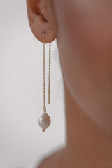 Forever Us | Moderne Durchzieher Hochzeit Ohrringe mit Perlen