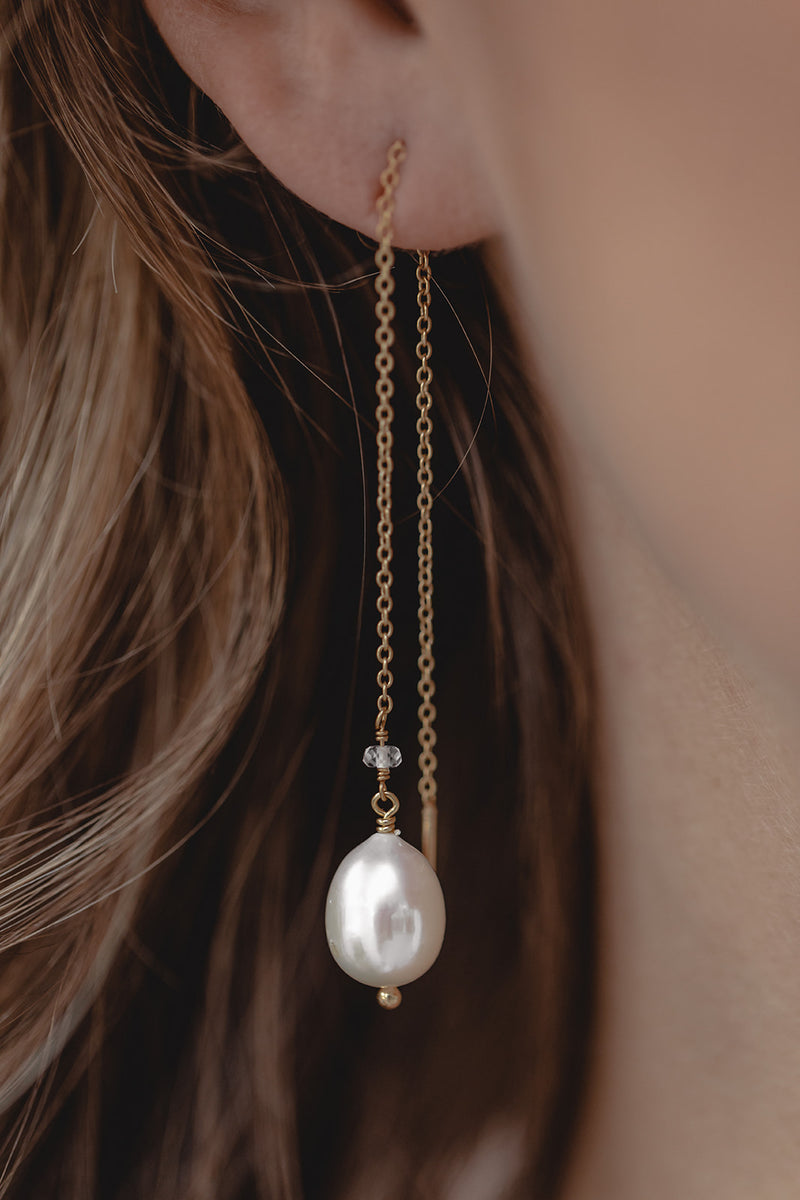 Invincible | Moderne Durchzieher Hochzeits Ohrringe mit Perlen