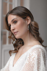APHRODITE | Moderne Brautschmuck-Ohrringe mit Kristallanhänger