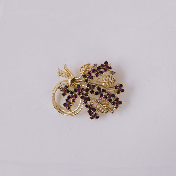 Coro Vintage Brosche 50x40 mm | Vergoldet mit Amethyst-Strass