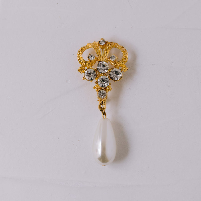 Vintage Brosche vergoldet mit Kristallen & Tropfenperle – Strass Schmuckstück