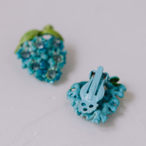 Vintage Schmuckset 1950er | Emaille-Blumen-Brosche & Ohrringe mit blauen Strass-Steinen