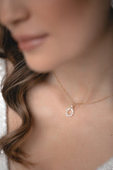 CIRCLE OF LOVE | Braut-Halskette mit kleinen Perlen